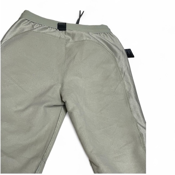 The North Face W Tekware Women's
Tea Green Joggers Size Small - Picture 15 of 16